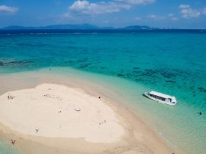 ハートマークのような幻の島