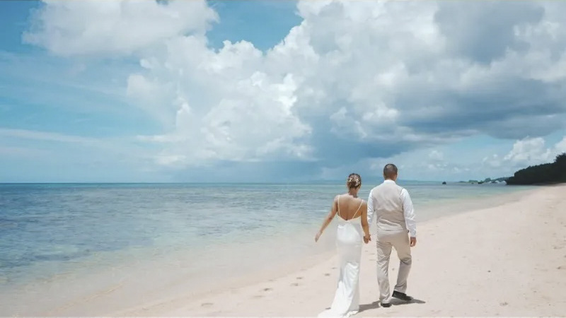 A beach wedding photo just for the two of you in Onna Village, Okinawa!