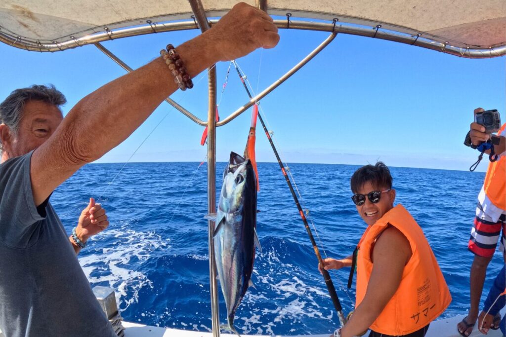 Departs from Onna Village on the main island of Okinawa by dedicated boat! Authentic trolling fishing experience