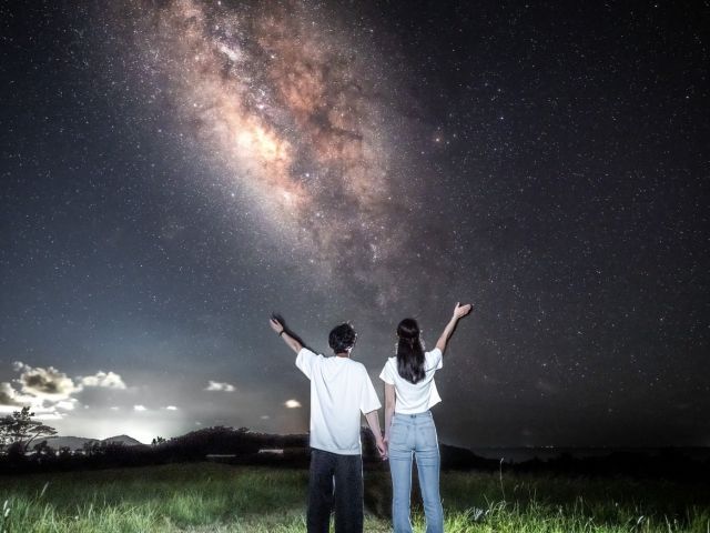 A Special Shot with the Starry Sky as Your Backdrop