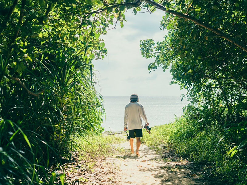 Why don't you take unforgettable photos with the beautiful scenery of Iriomote Island in the background?