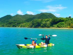 川平湾でのシーカヤック体験