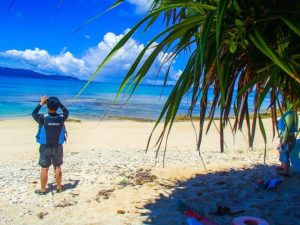 夏の時期のパナリ島の海