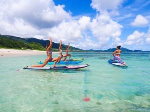 透明度抜群の海でのSUPヨガ体験