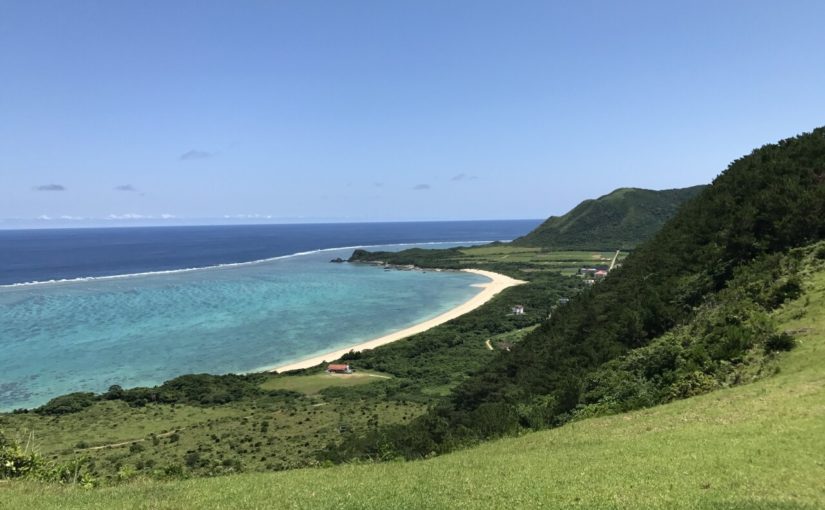 遠くから眺める石垣島の明石海岸