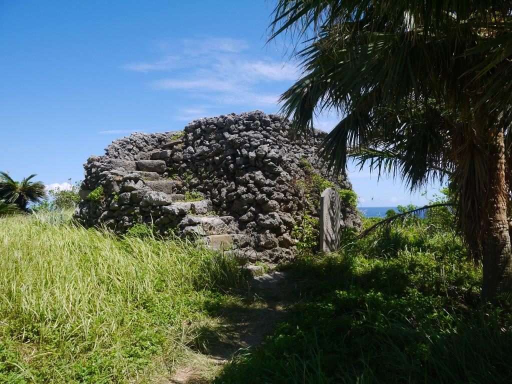 鳩間島灯台の番所