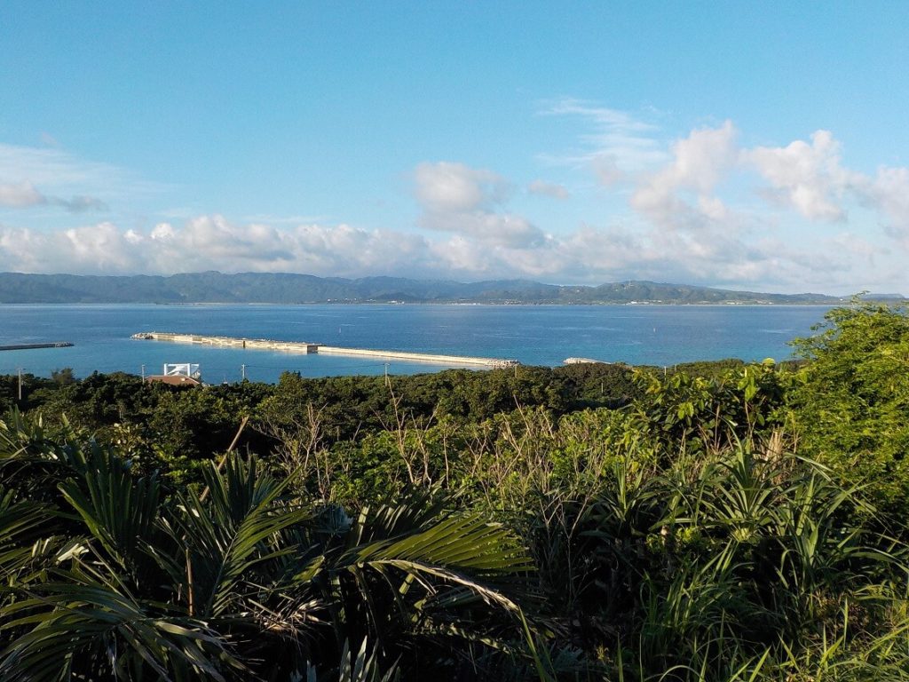 鳩間島灯台から見える絶景