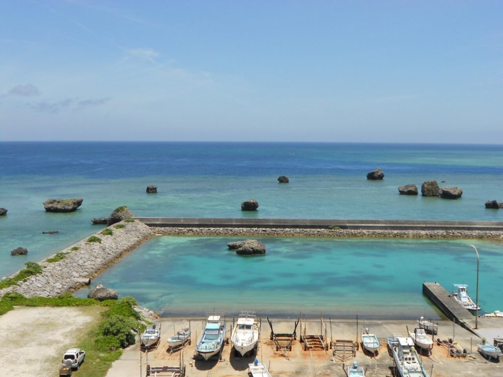 保良漁港の浜