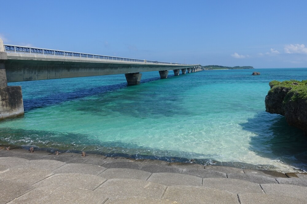 池間島の透明度抜群の海