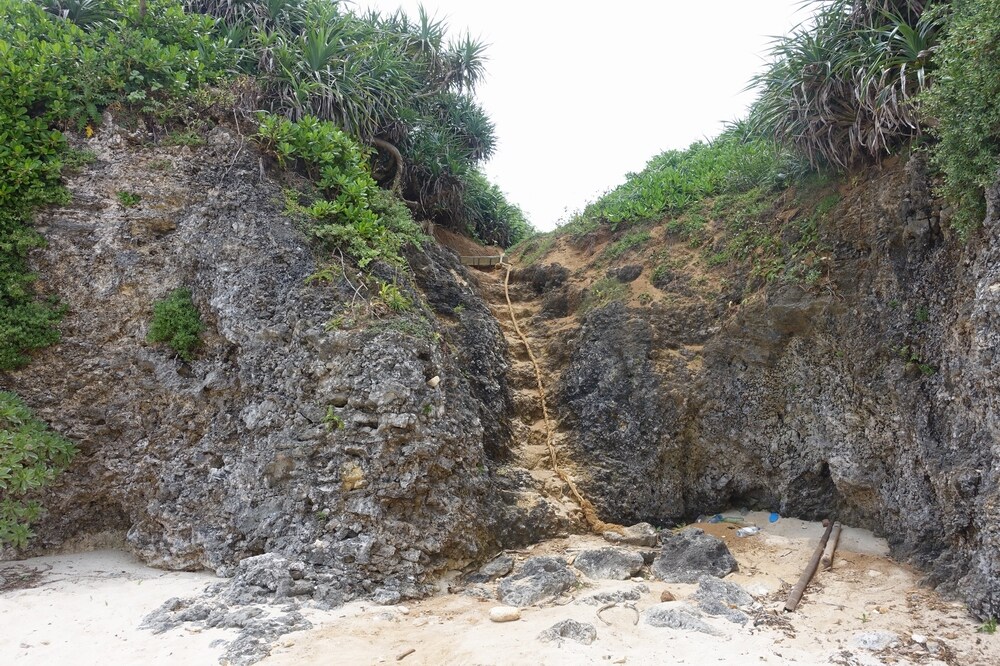 池間ロープの階段