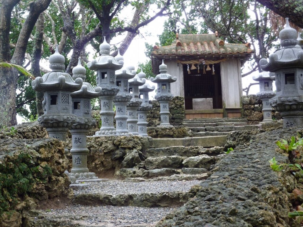 石垣島の川平公園にある神社