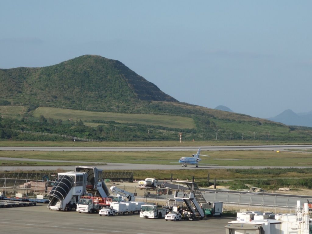 石垣島空港内