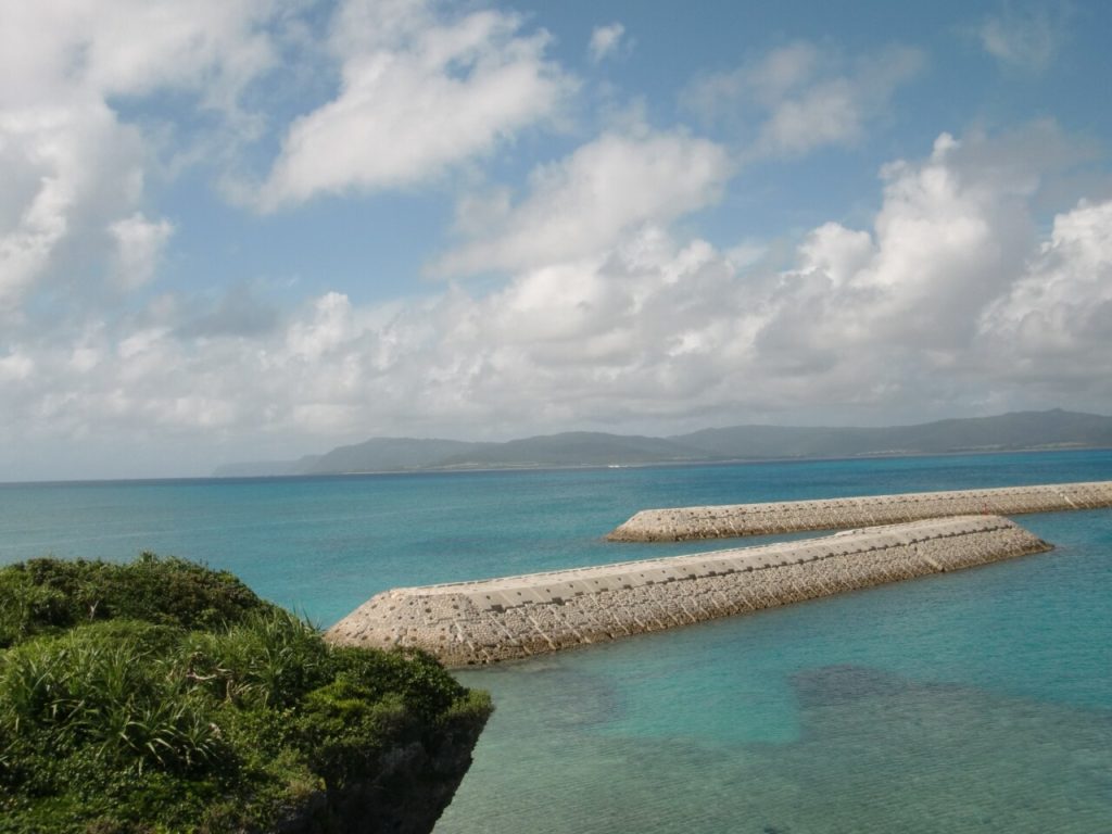 新城島のクイヌパナからの風景