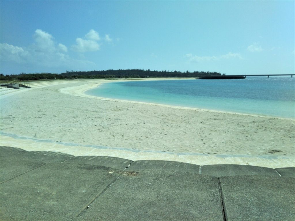 美しいサンセットビーチの風景