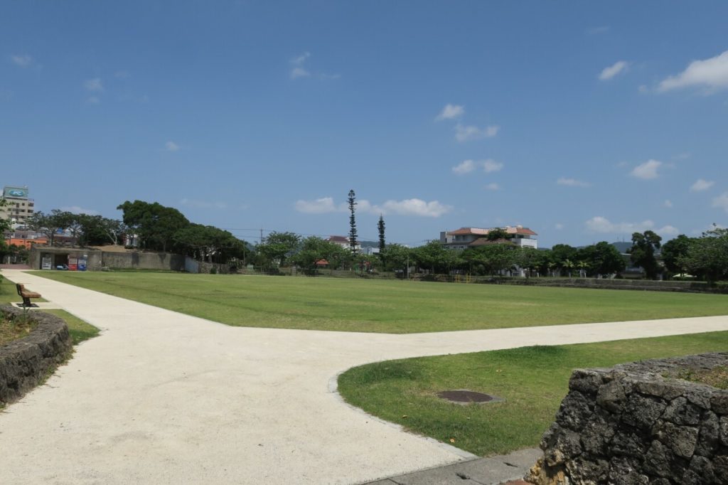 石垣島の新栄公園のグラウンド