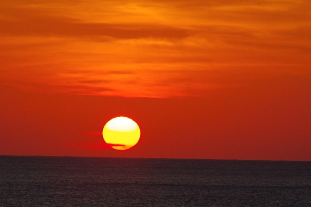 ウナリザキ公園から見られる夕陽