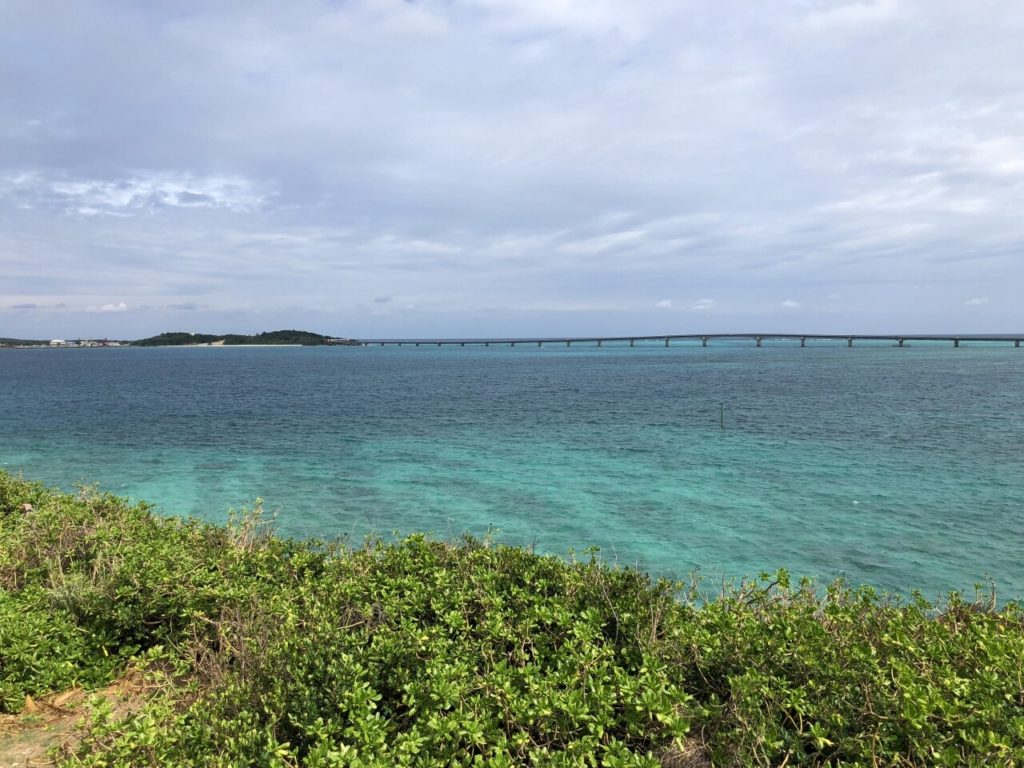 西平安名崎からの風景