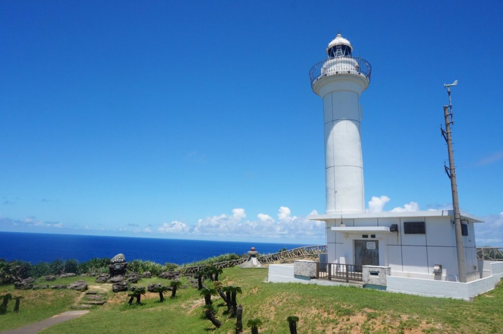 与那国島の日本最西端の碑近くの灯台