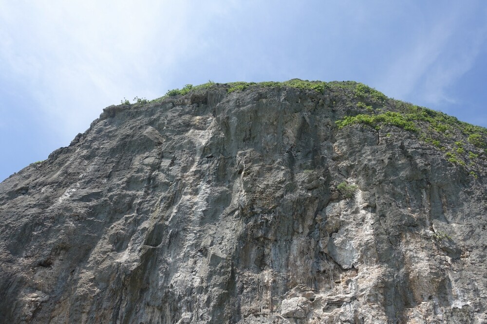 伊良部島のヤマトブー大岩