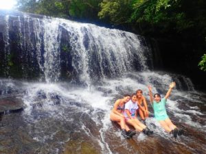 女子旅で西表島のサンガラの滝へ