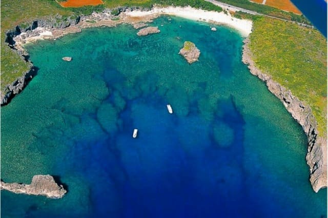 下地島の中の島ビーチ