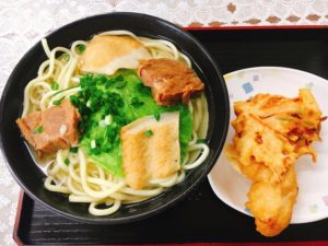 宮古島のくになか食堂で食べるランチ