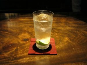 石垣島のバーサマーグラスで飲む