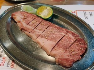 宮古島の炭火焼焼肉屋で食べられる焼肉