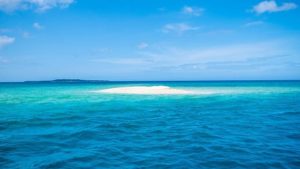 バラス島と美しい海