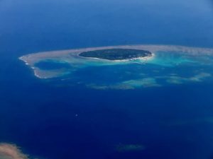 八重山諸島の秘境地である鳩間島を空撮