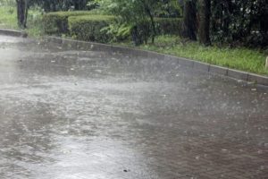 梅雨の時期の石垣島のスコール