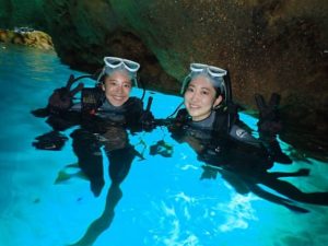 沖縄で人気No.1の青の洞窟体験ダイビング