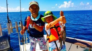 お子様でもたくさん釣れる宮古島の釣りツアー