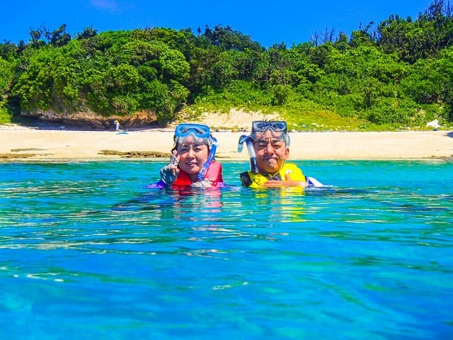 カップルでパナリ島シュノーケリング
