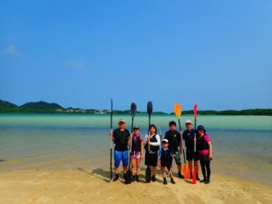 家族旅行で川平湾シーカヤック体験