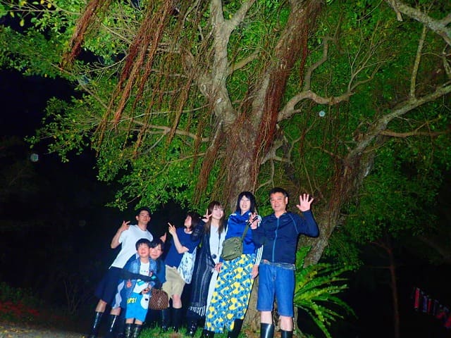 家族旅行でナイトツアーに参加