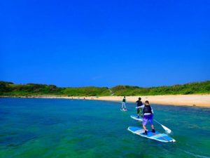 小浜島のビーチでSUP体験