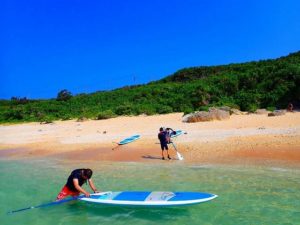 小浜島のビーチでSUP体験