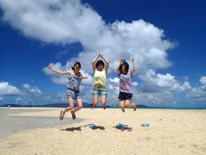 バラス島に上陸して遊ぶ