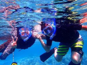 小浜島の美しい海でシュノーケリングを満喫