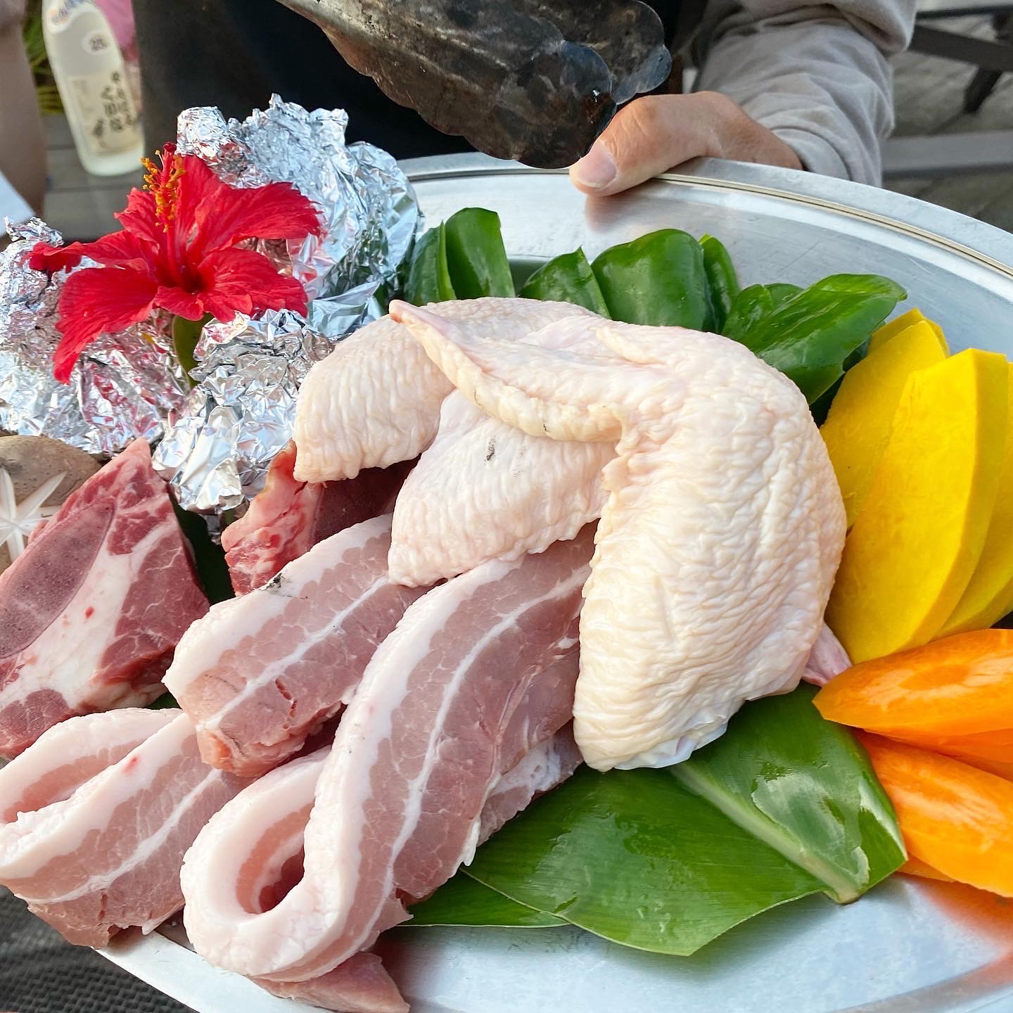 南国リゾート沖縄でボリュームたっぷりのBBQディナー